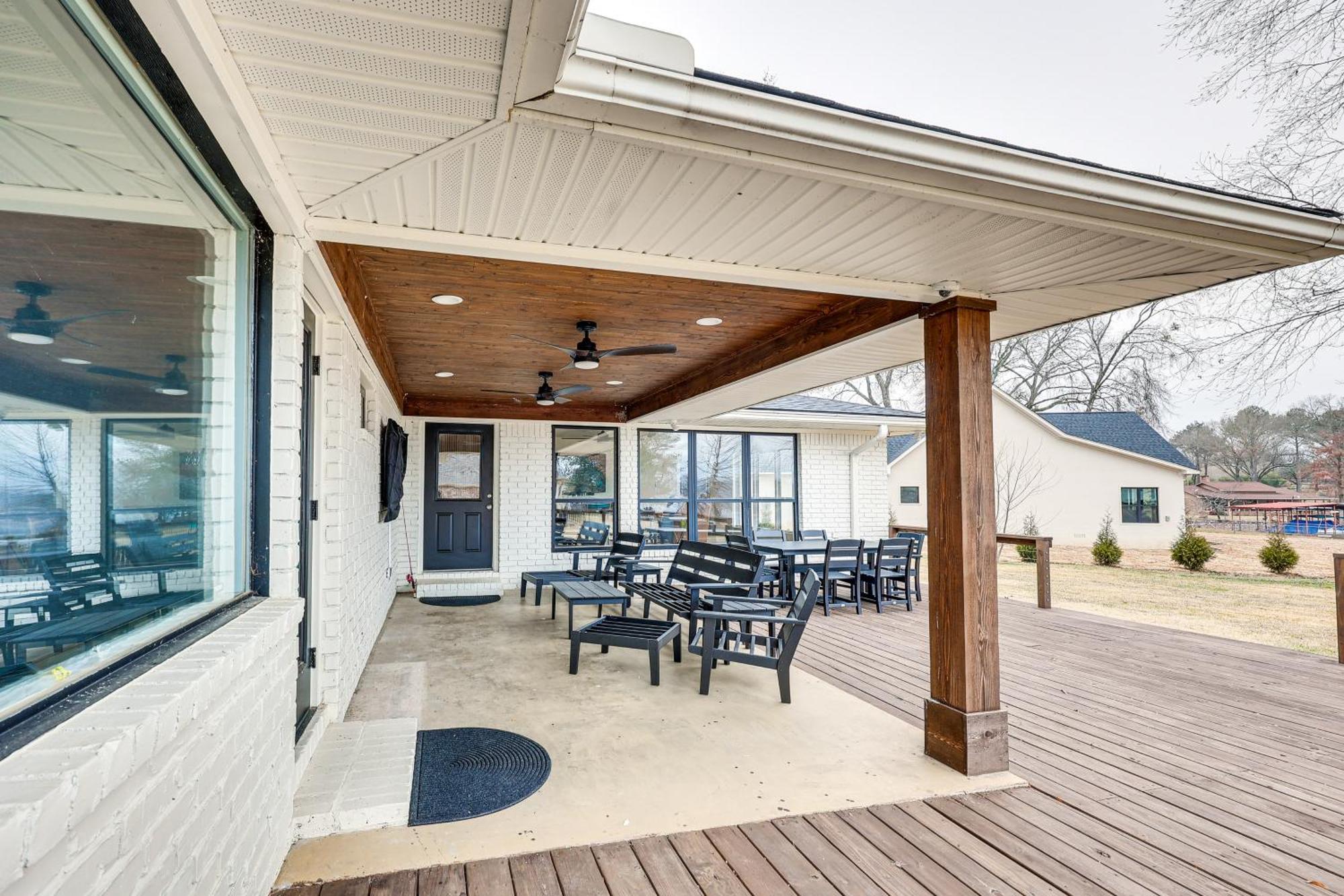Grand Lakefront Home In Hot Springs With Boat Dock! Lake Hamilton Екстериор снимка
