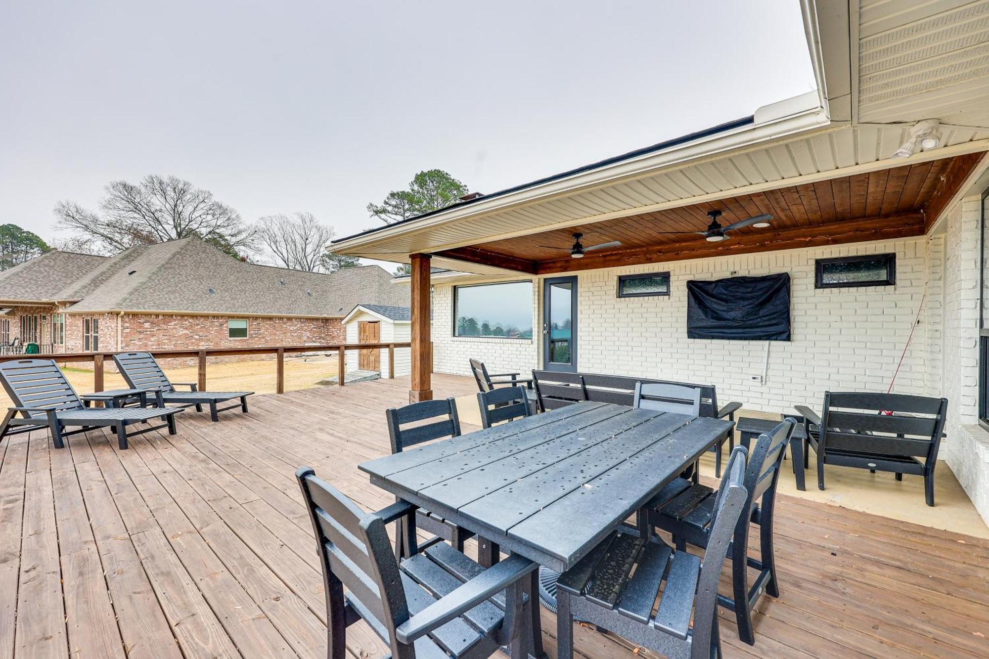 Grand Lakefront Home In Hot Springs With Boat Dock! Lake Hamilton Екстериор снимка