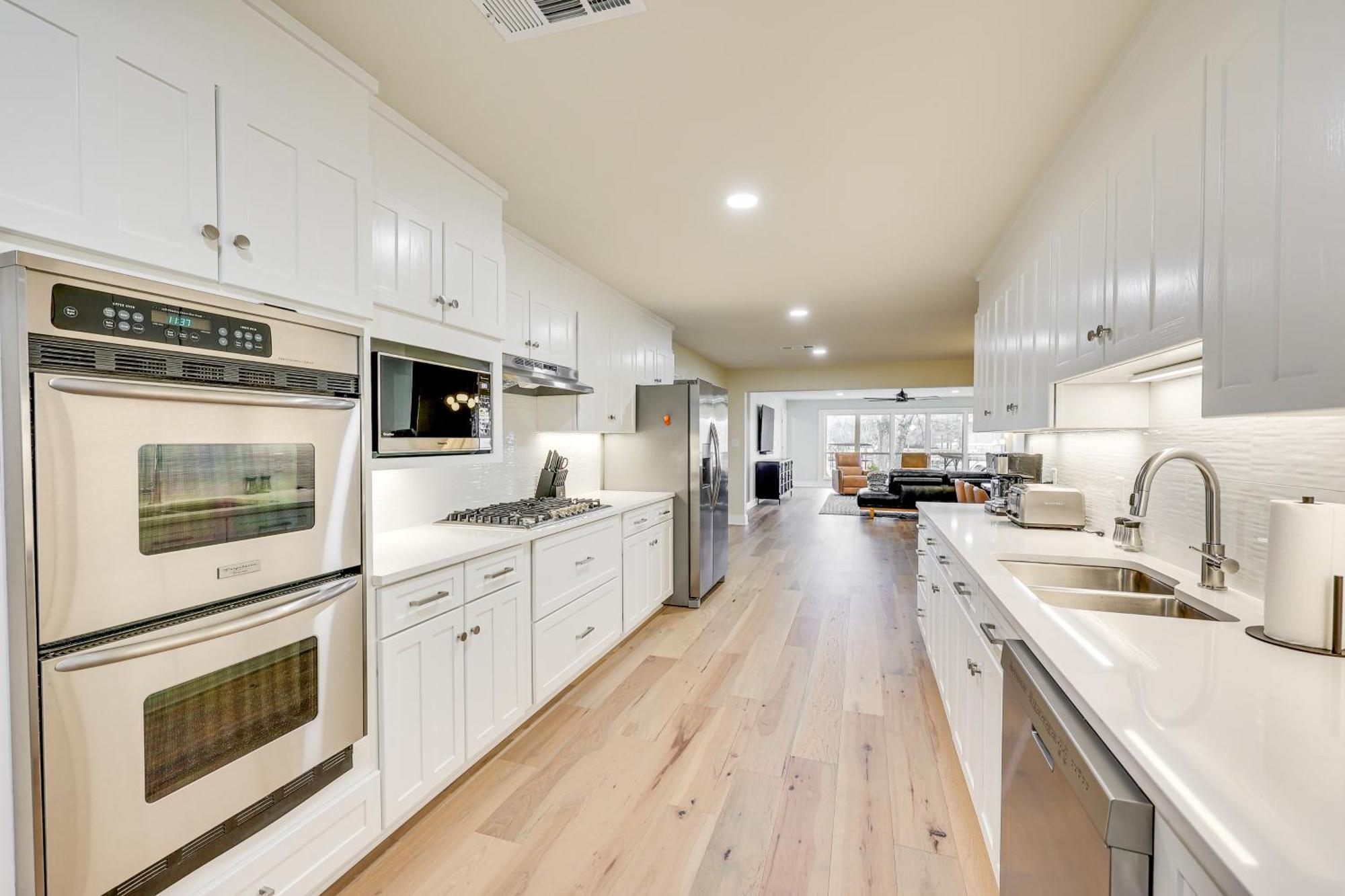 Grand Lakefront Home In Hot Springs With Boat Dock! Lake Hamilton Екстериор снимка