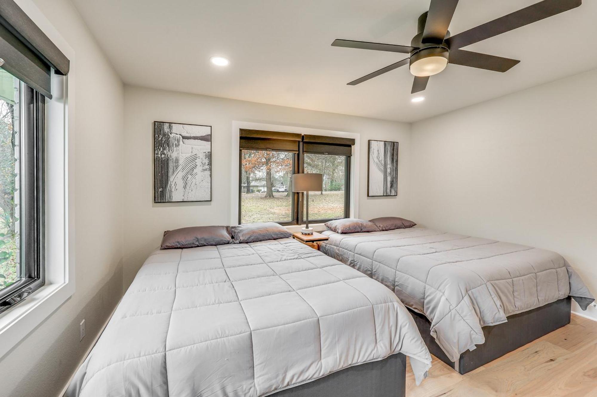 Grand Lakefront Home In Hot Springs With Boat Dock! Lake Hamilton Екстериор снимка