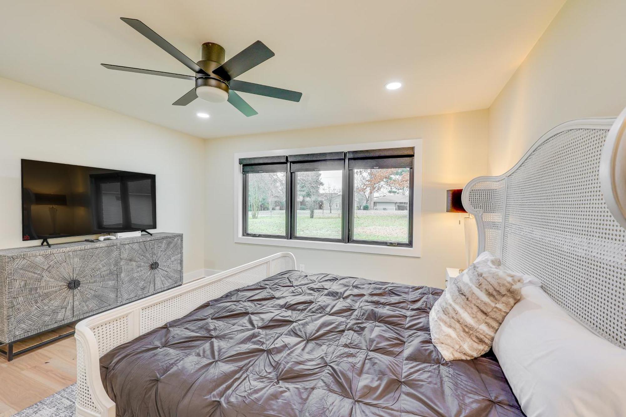 Grand Lakefront Home In Hot Springs With Boat Dock! Lake Hamilton Екстериор снимка