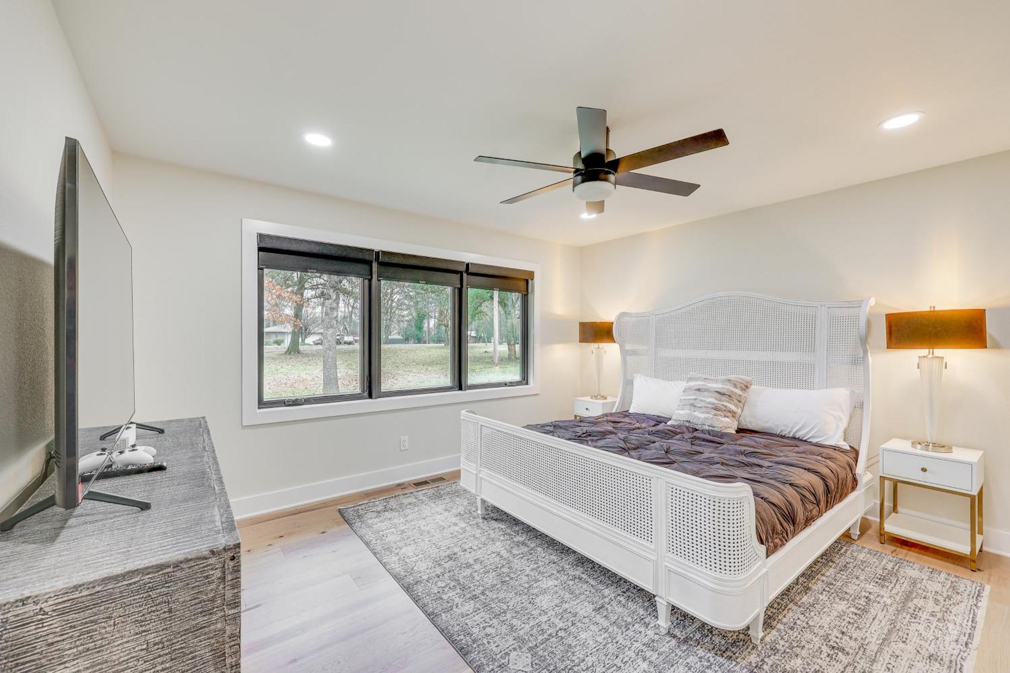 Grand Lakefront Home In Hot Springs With Boat Dock! Lake Hamilton Екстериор снимка