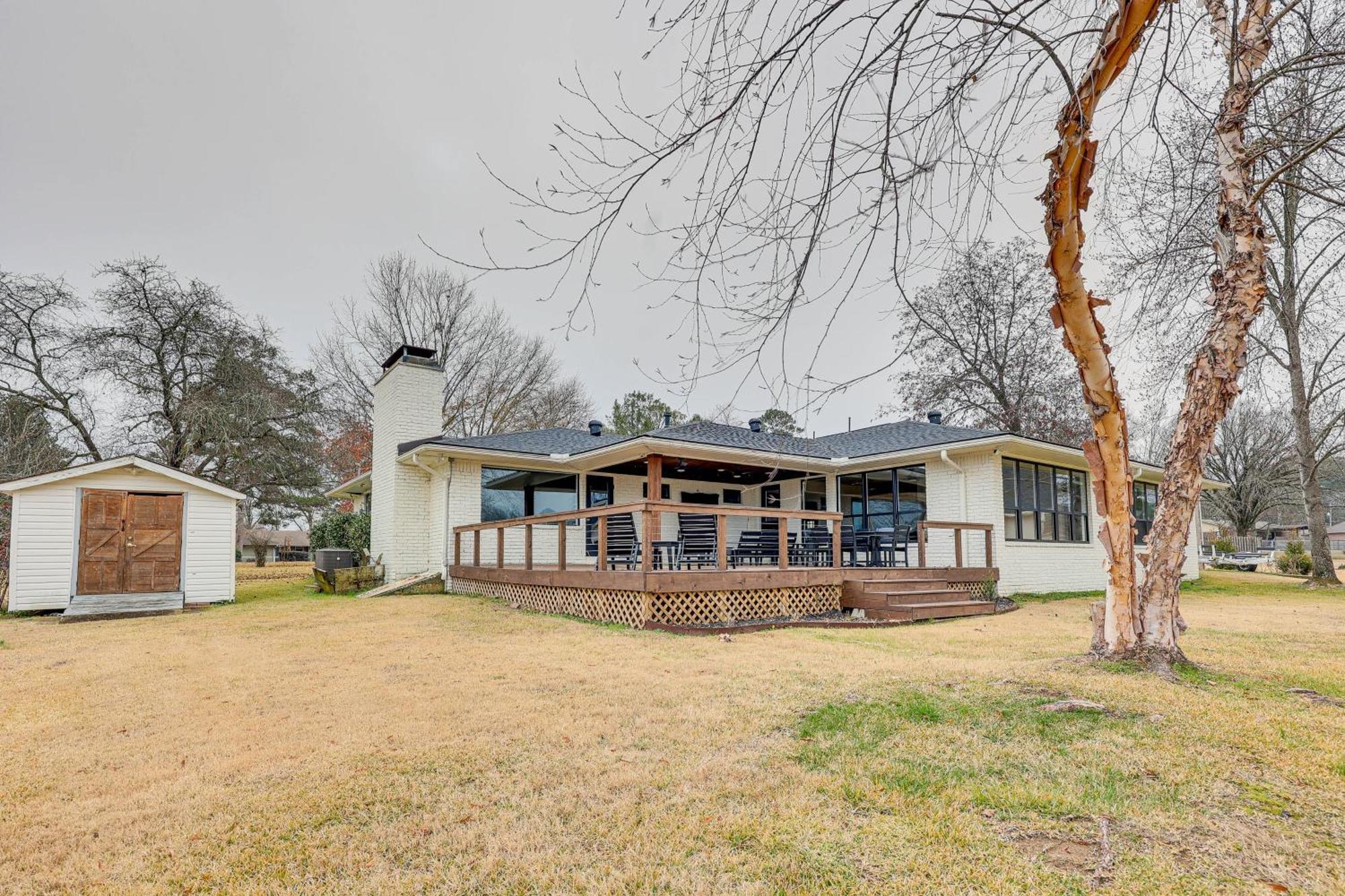 Grand Lakefront Home In Hot Springs With Boat Dock! Lake Hamilton Екстериор снимка