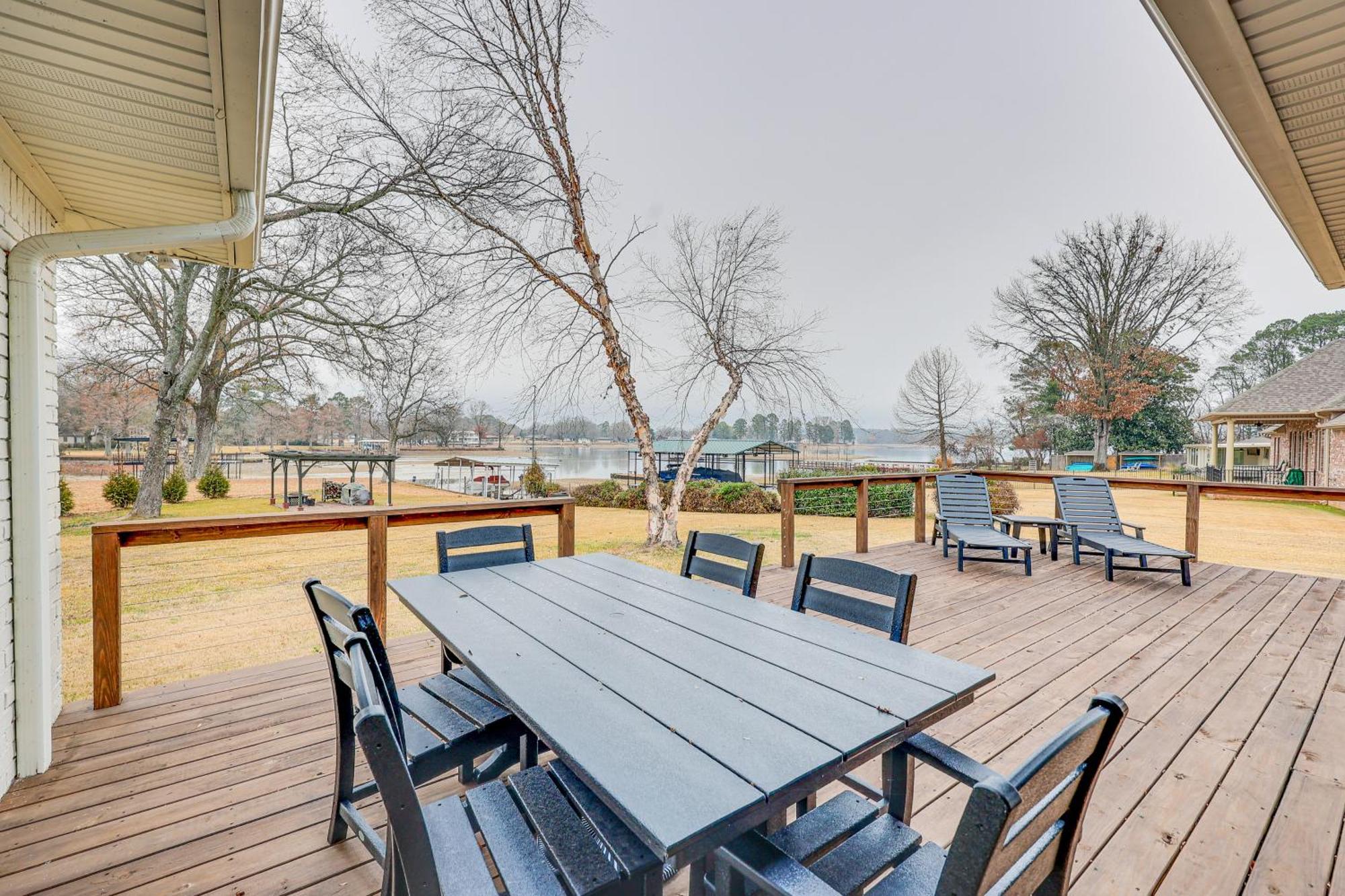 Grand Lakefront Home In Hot Springs With Boat Dock! Lake Hamilton Екстериор снимка